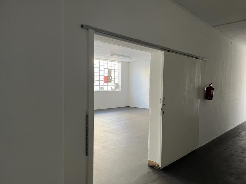 To Let Commercial Property for Rent in Paarden Eiland Western Cape